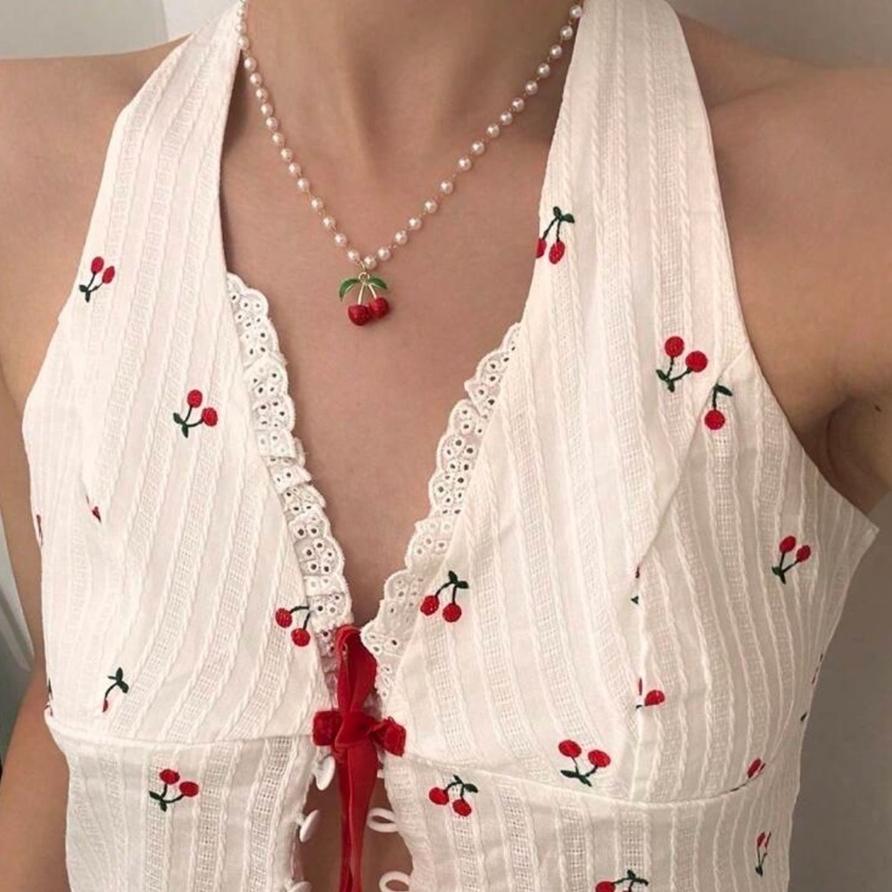 Cherry fruit charm pearl gold necklace - Picture 2 of 4